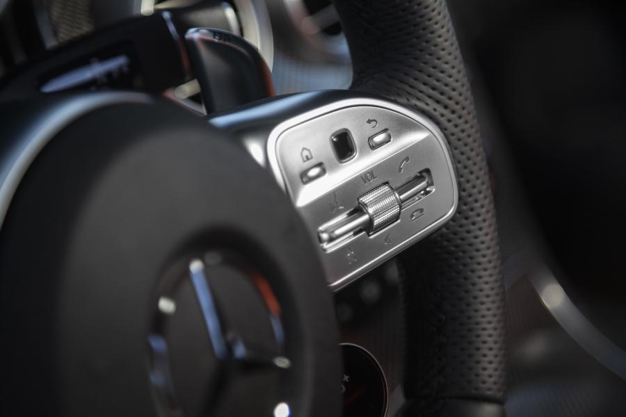 Детали интерьера Mercedes-AMG GLC43 4Matic (X253) 2019 года  (NA) (фото 59 из 68)